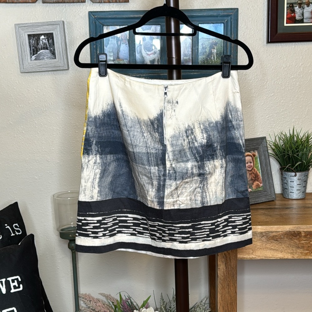 ELIE TAHARI Black and Yellow Abstract Mini Skirt. Size 6 - Picture 5 of 14